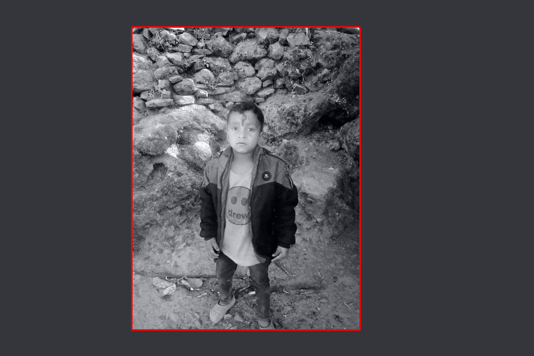 बैतडीमा सडकमाथिबाट खसेको ढुंगा लागेर एक बालकको मृत्यु, एक जना घाइते 